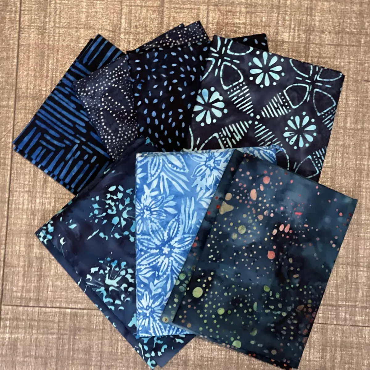 “Midnight Serenity” Blue Batik Fat Quarter Bundle – 7 Shades of Deep Tranquility