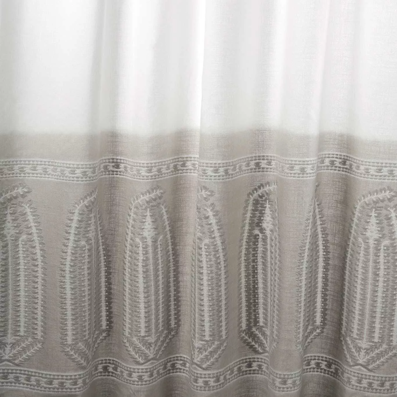 ZOFFANY Zardozi Ombre Fabric Plains , Textures Quartz Grey - ZINF333549